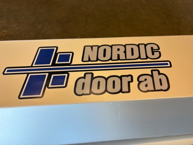 1535882-8 Industriport med drivsystem och styrutrustning - Nordic Door AB