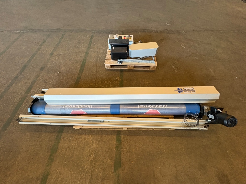 1535882-1 Industriport med drivsystem och styrutrustning - Nordic Door AB