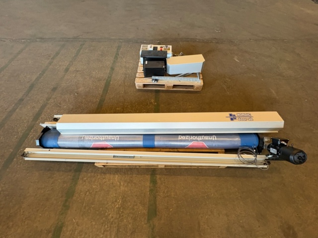 1535882-1 Industriport med drivsystem och styrutrustning - Nordic Door AB