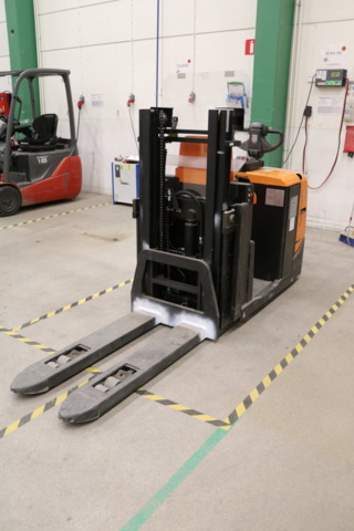 1514957-6 Plocktruck. BT Opus OSE250. 2011