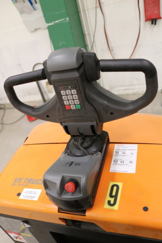 1514957-14 Plocktruck. BT Opus OSE250. 2011