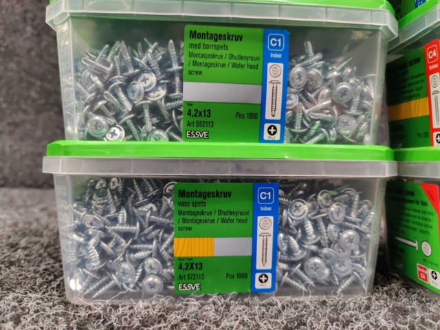 1539404-2 8 st Förpackningar Montageskruv, Essve