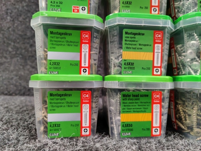 1539405-3 12 st Förpackningar Montageskruv, Essve