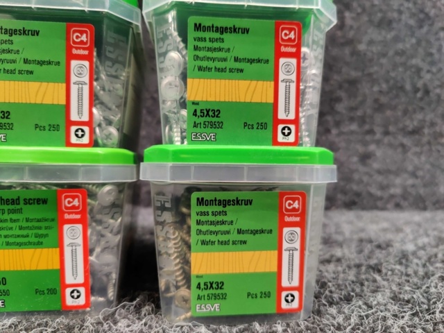 1539405-4 12 st Förpackningar Montageskruv, Essve