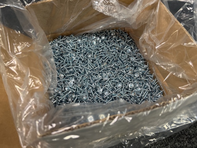 1536772-4 Ca 10.000 st Montageskruv 4.2x19mm