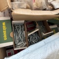 1539481-10 Två pallar med diverse monteringstillbehör