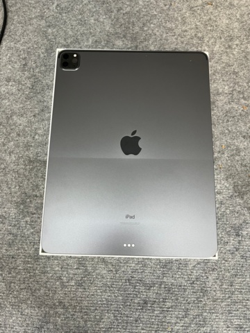 1511293-3 iPad Pro 12.9" Wi-Fi 256GB with keyboard holder, camera and mic