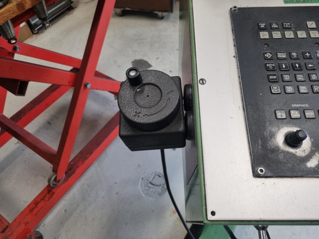 1531214-12 Värnamo R-150 CNC-fräsmaskin med omfattande verktygspaket