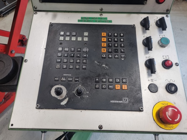 1531214-5 Värnamo R-150 CNC-fräsmaskin med omfattande verktygspaket