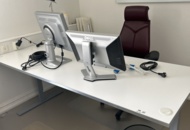 1539579 Office workplace - Computer screens, desks, etc.
