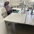 1539581-1 Kontorsarbetsplats - Datorskärm samt möbler