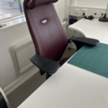 1539581-2 Kontorsarbetsplats - Datorskärm samt möbler