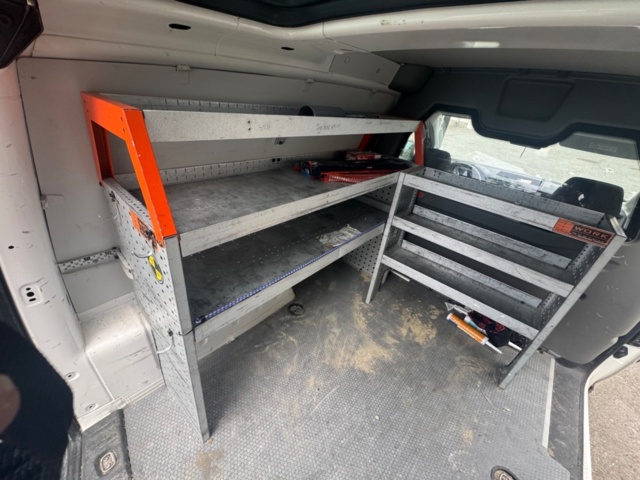 1405929-2 Bilinredning / Verkstadsinredning till transportbil