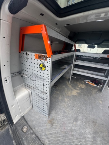 1405929-3 Bilinredning / Verkstadsinredning till transportbil
