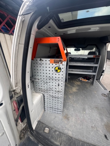 1405929-4 Bilinredning / Verkstadsinredning till transportbil
