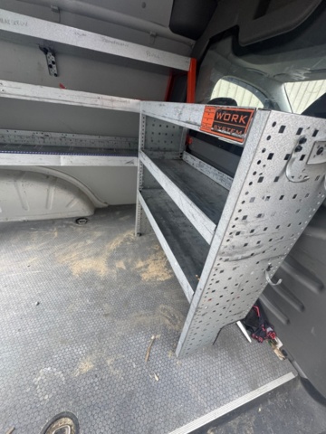 1405929-5 Bilinredning / Verkstadsinredning till transportbil