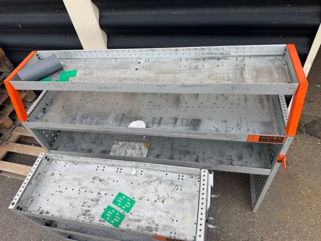 1405929-9 Bilinredning / Verkstadsinredning till transportbil