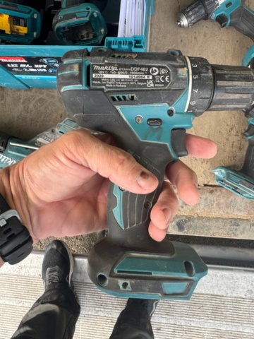 1405932-11 6st Makita maskiner