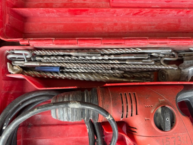 1405933-6 Hilti maskinpaket – 2st maskiner