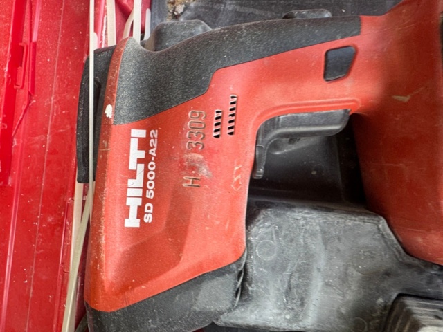 1405933-8 Hilti maskinpaket – 2st maskiner