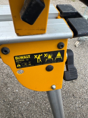 1405936-8 DeWalt Saw Table DE7023-XJ