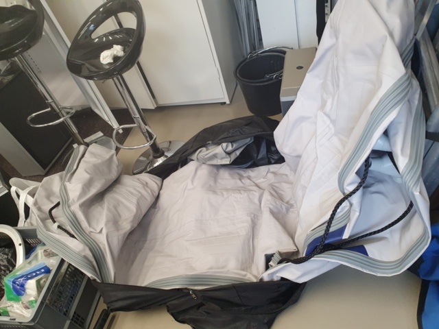 1521830-17 Inflatable boat with motor