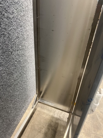 1528731-6 Rostfritt skåp /städskåp