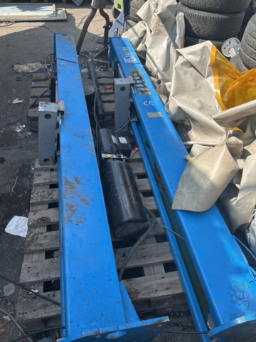 1521864-2 2-pillar lift 4000 kg - Beijing J&F Group