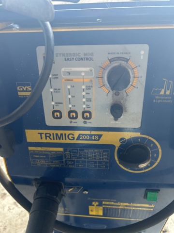1521865-4 MIG/MAG welder with accessories - GYS Trimig 200-4S