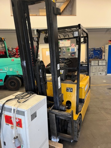 1536855-6 CAT Motviktstruck-3 hjul EL