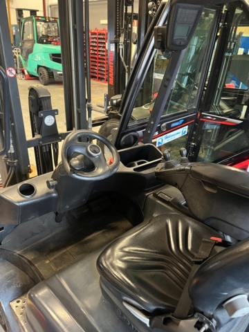 1536857-9 Linde Motviktstruck-4 hjul EL