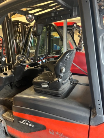 1536857-10 Linde Motviktstruck-4 hjul EL