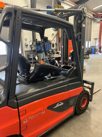 1536857-13 Linde Motviktstruck-4 hjul EL