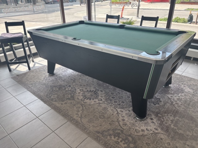 1290649-3 Pool table