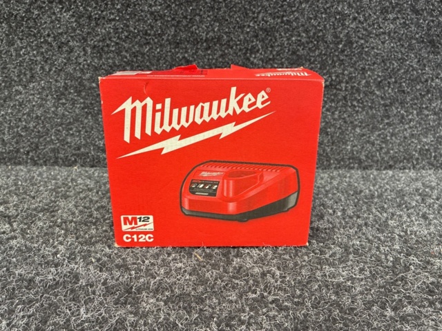 1540325-1 Laddare Milwaukee C12C