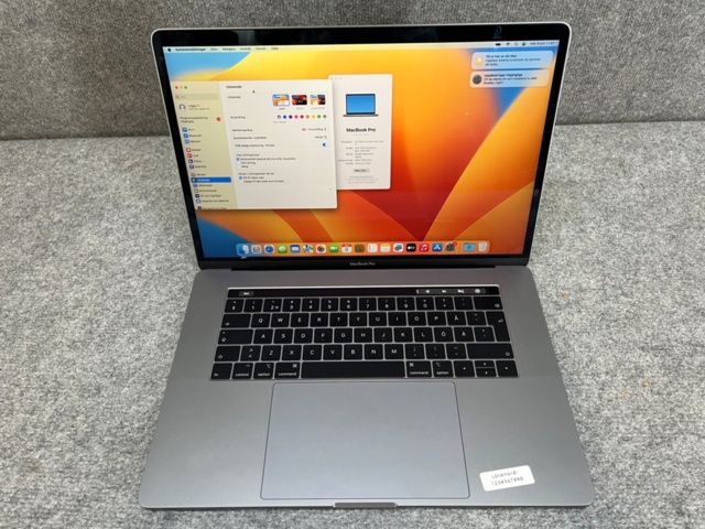 1511295-2 Apple MacBook Pro 15" (2019) – i7 / 16 GB RAM / 512 GB SSD