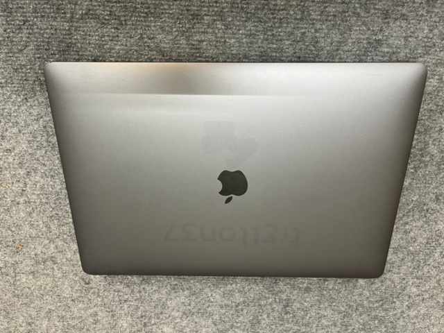 1511295-3 Apple MacBook Pro 15" (2019) – i7 / 16 GB RAM / 512 GB SSD