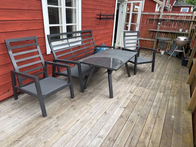 1516328-1 Utemöbler och klotgrill