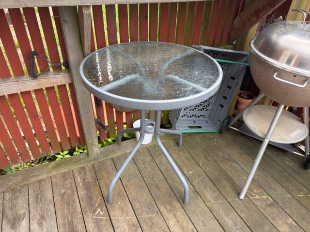 1516328-10 Utemöbler och klotgrill