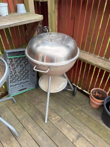 1516328-11 Utemöbler och klotgrill