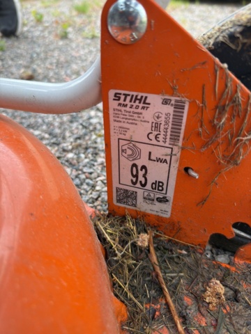 1516332-5 Gräsklippare - Stihl RM 2.0 RT