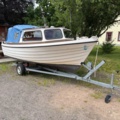 1516334-2 Båt med hytt och trailer - MCB 525 (Reparationsobjekt)