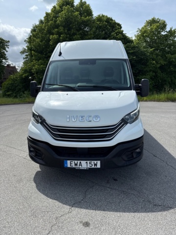 1368085-2 Iveco Daily 35-140 Skåpbil 2.3 JTD Hi-Matic, 136hk, -2023