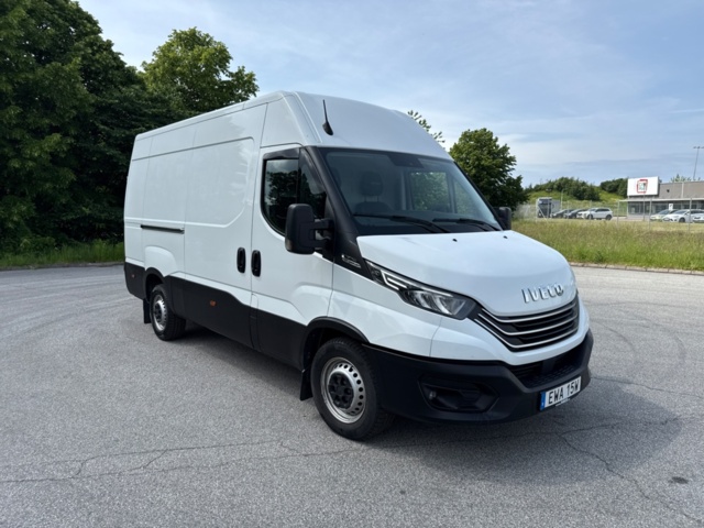 1368085-3 Iveco Daily 35-140 Skåpbil 2.3 JTD Hi-Matic, 136hk, -2023