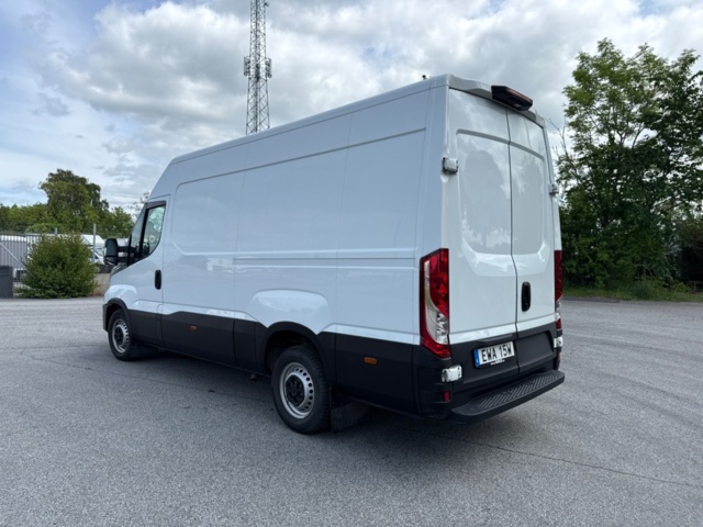 1368085-7 Iveco Daily 35-140 Skåpbil 2.3 JTD Hi-Matic, 136hk, -2023