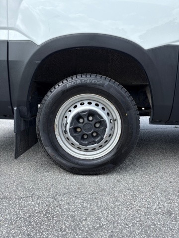 1368085-15 Iveco Daily 35-140 Skåpbil 2.3 JTD Hi-Matic, 136hk, -2023