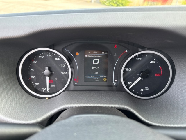 1368085-32 Iveco Daily 35-140 Skåpbil 2.3 JTD Hi-Matic, 136hk, -2023