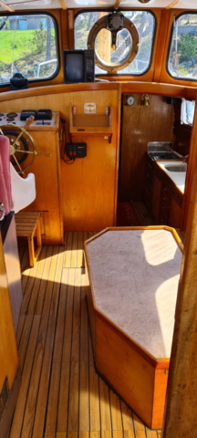 1529718-20 Oak boat with wheelhouse and interior – "The Penguin"