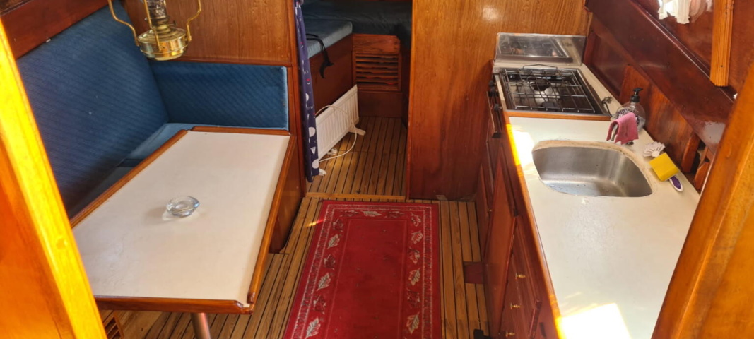 1529718-23 Oak boat with wheelhouse and interior – "The Penguin"
