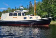 1529718 Oak boat with wheelhouse and interior – "The Penguin"